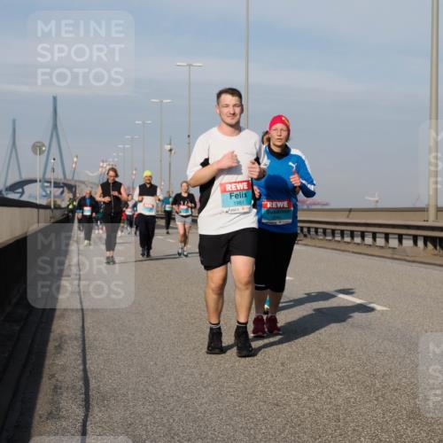 03.10.2025 - Köhlbrandbrückenlauf Fabian Wolf http://msf.ph/oto/9076032 03.10.2025 10:15:13 Position 3 1981, 3080 meine-sportfotos.de