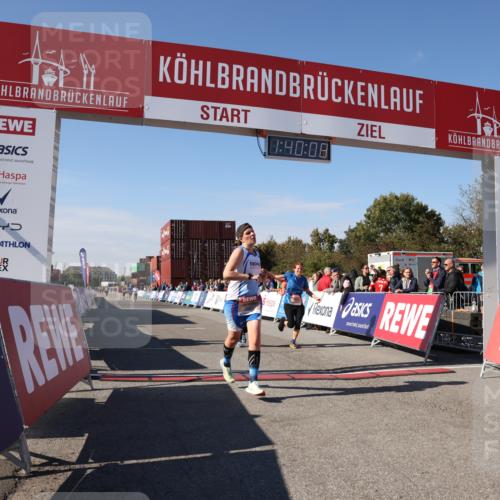 03.10.2025 - Köhlbrandbrückenlauf Lena Gebhardt http://msf.ph/oto/9076042 03.10.2025 13:40:09 Ziel 5252, 5831, 5832, 5835, 5990, 6109, 6522 meine-sportfotos.de
