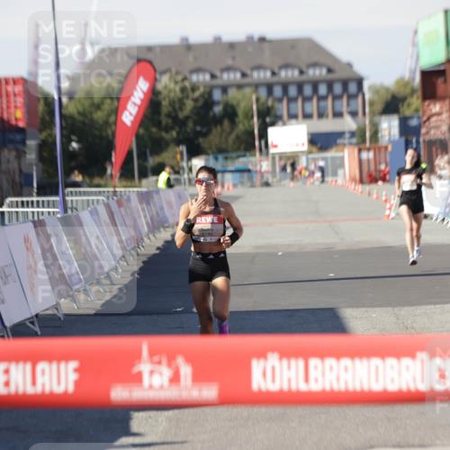 03.10.2025 - Köhlbrandbrückenlauf Jannik Wohlers http://msf.ph/oto/9076045 03.10.2025 12:46:47 Ziel 4027, 4033, 6483, 6740 meine-sportfotos.de