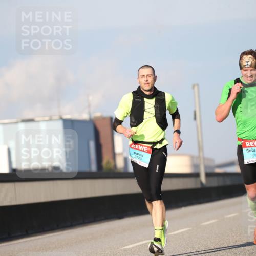 03.10.2025 - Köhlbrandbrückenlauf Jannik Wohlers http://msf.ph/oto/9076060 03.10.2025 09:42:34 Position 3 3720, 2703 meine-sportfotos.de