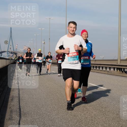 03.10.2025 - Köhlbrandbrückenlauf Fabian Wolf http://msf.ph/oto/9076064 03.10.2025 10:15:13 Position 3 1981, 3080 meine-sportfotos.de