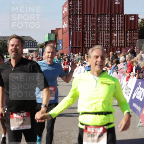 03.10.2025 - Köhlbrandbrückenlauf Jannik Wohlers http://msf.ph/oto/9076069 03.10.2025 13:16:50 Ziel 4168, 4330, 4356, 4359, 4431, 4551, 4605, 4813, 5028, 5053, 5099, 5166, 5302, 5385, 5386, 5453, 5467, 6286, 6299, 6340, 6343, 6620, 6658, 6697, 6746, 6785 meine-sportfotos.de