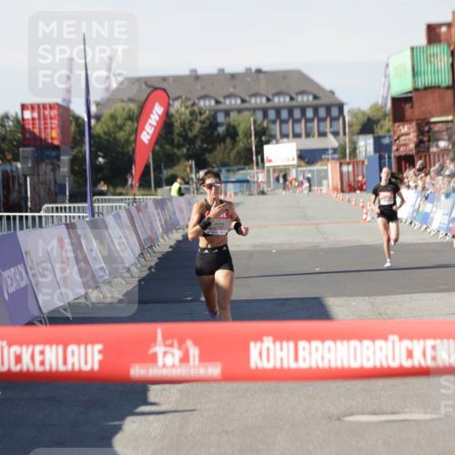 03.10.2025 - Köhlbrandbrückenlauf Jannik Wohlers http://msf.ph/oto/9076074 03.10.2025 12:46:47 Ziel 4027, 4033, 6483, 6740 meine-sportfotos.de