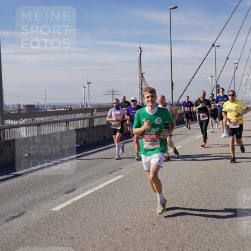 03.10.2025 - Köhlbrandbrückenlauf Michael Burmester http://msf.ph/oto/9076081 03.10.2025 12:41:12 Position 2 6492 meine-sportfotos.de