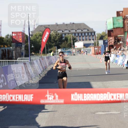 03.10.2025 - Köhlbrandbrückenlauf Jannik Wohlers http://msf.ph/oto/9076083 03.10.2025 12:46:47 Ziel 4027, 4033, 6483, 6740 meine-sportfotos.de