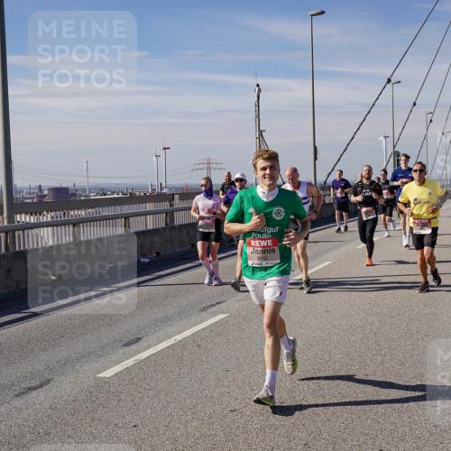 03.10.2025 - Köhlbrandbrückenlauf Michael Burmester http://msf.ph/oto/9076089 03.10.2025 12:41:12 Position 2 6492 meine-sportfotos.de