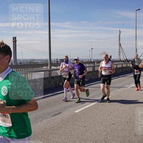 03.10.2025 - Köhlbrandbrückenlauf Michael Burmester http://msf.ph/oto/9076095 03.10.2025 12:41:13 Position 2 8492 meine-sportfotos.de