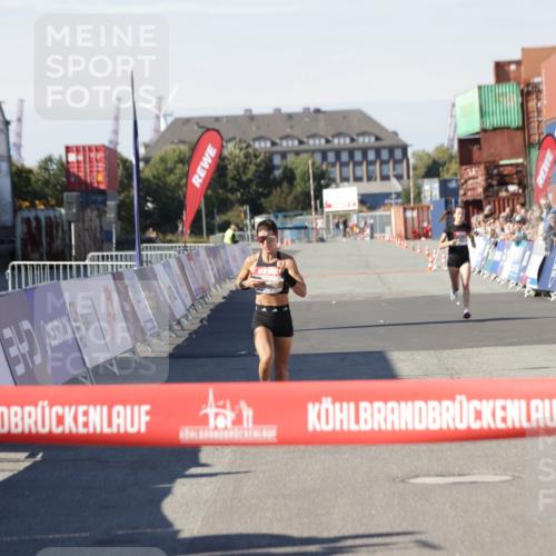 03.10.2025 - Köhlbrandbrückenlauf Jannik Wohlers http://msf.ph/oto/9076096 03.10.2025 12:46:47 Ziel 4027, 4033, 6483, 6740 meine-sportfotos.de