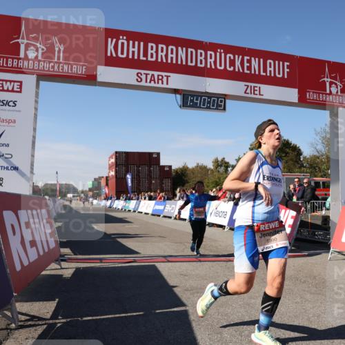 03.10.2025 - Köhlbrandbrückenlauf Lena Gebhardt http://msf.ph/oto/9076099 03.10.2025 13:40:10 Ziel 5252, 5831, 5832, 5835, 5990, 6109 meine-sportfotos.de