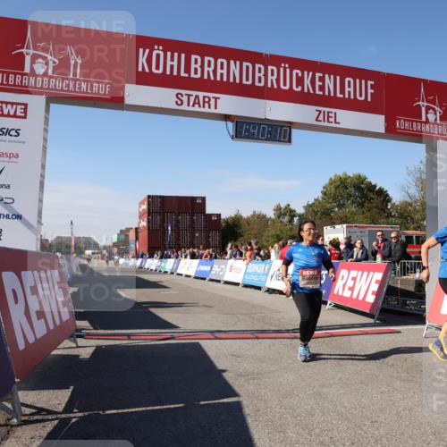 03.10.2025 - Köhlbrandbrückenlauf Lena Gebhardt http://msf.ph/oto/9076108 03.10.2025 13:40:11 Ziel 5252, 5831, 5832, 5835, 5990, 6109 meine-sportfotos.de