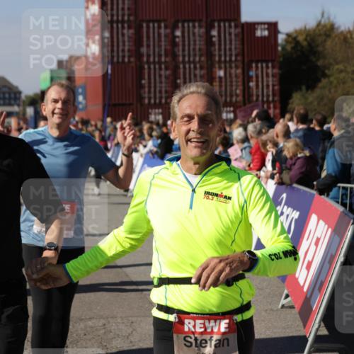 03.10.2025 - Köhlbrandbrückenlauf Jannik Wohlers http://msf.ph/oto/9076126 03.10.2025 13:16:50 Ziel 4168, 4330, 4356, 4359, 4431, 4551, 4605, 4813, 5028, 5053, 5099, 5166, 5302, 5385, 5386, 5453, 5467, 6286, 6299, 6340, 6343, 6620, 6658, 6697, 6746, 6785 meine-sportfotos.de