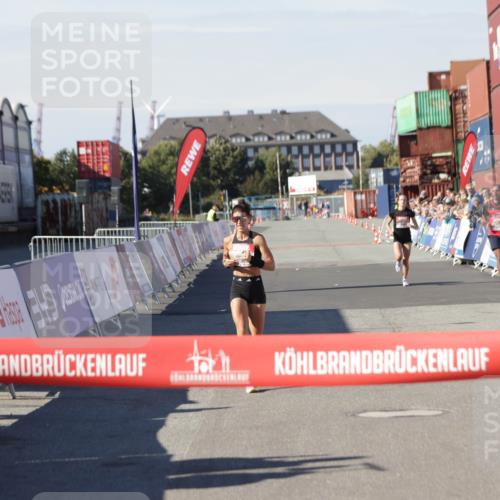 03.10.2025 - Köhlbrandbrückenlauf Jannik Wohlers http://msf.ph/oto/9076128 03.10.2025 12:46:47 Ziel 4027, 4033, 6483, 6740 meine-sportfotos.de