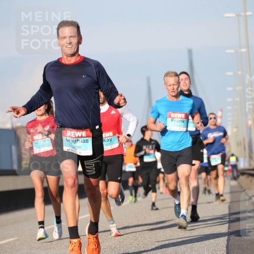 03.10.2025 - Köhlbrandbrückenlauf Jannik Wohlers http://msf.ph/oto/9076137 03.10.2025 09:42:44 Position 3 3376, 628, 3527, 1030 meine-sportfotos.de
