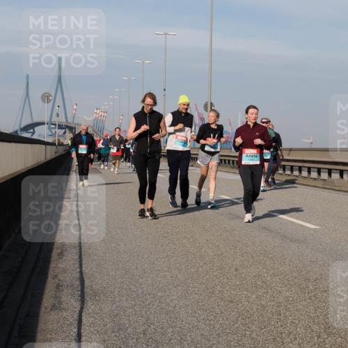 03.10.2025 - Köhlbrandbrückenlauf Fabian Wolf http://msf.ph/oto/9076146 03.10.2025 10:15:17 Position 3 1982 meine-sportfotos.de