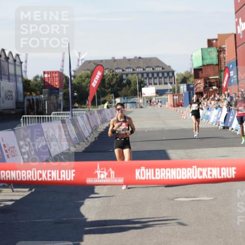 03.10.2025 - Köhlbrandbrückenlauf Jannik Wohlers http://msf.ph/oto/9076153 03.10.2025 12:46:47 Ziel 4027, 4033, 6483, 6740 meine-sportfotos.de