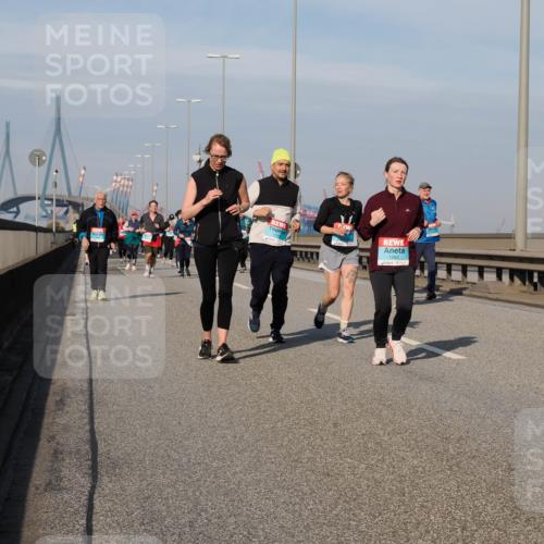 03.10.2025 - Köhlbrandbrückenlauf Fabian Wolf http://msf.ph/oto/9076182 03.10.2025 10:15:18 Position 3 1729, 1982 meine-sportfotos.de