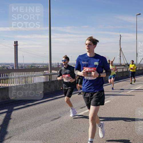 03.10.2025 - Köhlbrandbrückenlauf Michael Burmester http://msf.ph/oto/9076189 03.10.2025 12:41:17 Position 2 432 meine-sportfotos.de