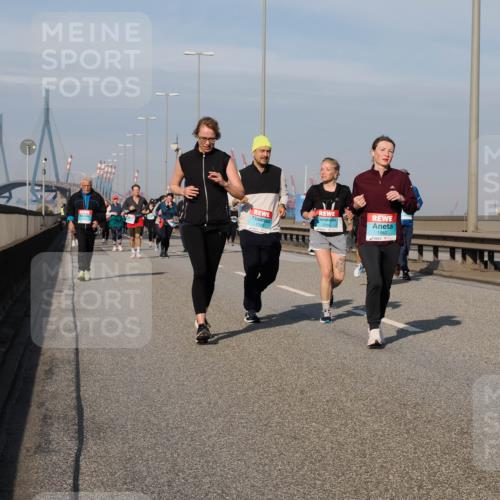 03.10.2025 - Köhlbrandbrückenlauf Fabian Wolf http://msf.ph/oto/9076202 03.10.2025 10:15:19 Position 3 1729, 1982 meine-sportfotos.de