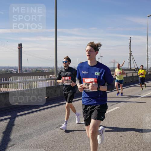 03.10.2025 - Köhlbrandbrückenlauf Michael Burmester http://msf.ph/oto/9076204 03.10.2025 12:41:17 Position 2  meine-sportfotos.de