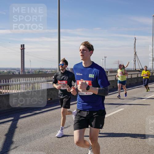 03.10.2025 - Köhlbrandbrückenlauf Michael Burmester http://msf.ph/oto/9076213 03.10.2025 12:41:17 Position 2 4069, 4322 meine-sportfotos.de