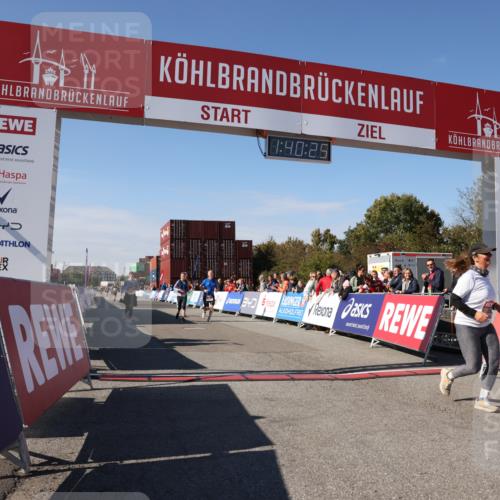 03.10.2025 - Köhlbrandbrückenlauf Lena Gebhardt http://msf.ph/oto/9076223 03.10.2025 13:40:26 Ziel 5270, 5613, 6245, 6278, 6284 meine-sportfotos.de