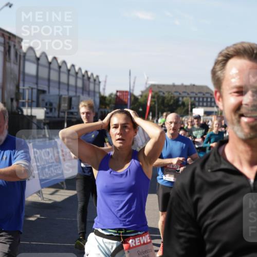 03.10.2025 - Köhlbrandbrückenlauf Jannik Wohlers http://msf.ph/oto/9076228 03.10.2025 13:16:52 Ziel 4168, 4330, 4356, 4359, 4431, 4551, 4605, 4813, 5028, 5053, 5099, 5166, 5302, 5385, 5386, 5453, 5467, 5840, 6286, 6299, 6340, 6343, 6474, 6620, 6658, 6697, 6746, 6785 meine-sportfotos.de