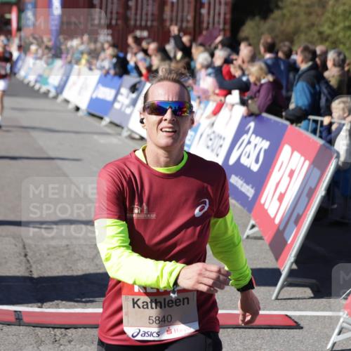 03.10.2025 - Köhlbrandbrückenlauf Jannik Wohlers http://msf.ph/oto/9076236 03.10.2025 13:16:59 Ziel 4168, 4331, 4359, 4605, 4861, 4978, 4982, 5033, 5053, 5087, 5099, 5100, 5166, 5302, 5385, 5386, 5453, 5467, 5840, 6286, 6474, 6623, 6626, 6658, 6697, 6785 meine-sportfotos.de