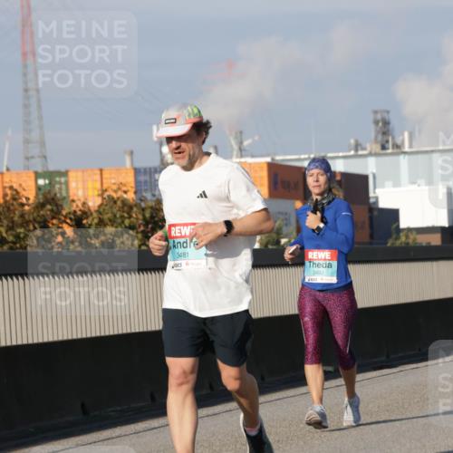 03.10.2025 - Köhlbrandbrückenlauf Jannik Wohlers http://msf.ph/oto/9076237 03.10.2025 09:51:49 Position 3 3481, 3492 meine-sportfotos.de
