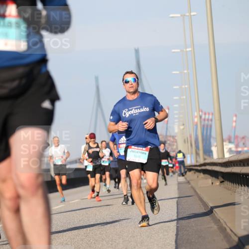 03.10.2025 - Köhlbrandbrückenlauf Jannik Wohlers http://msf.ph/oto/9076238 03.10.2025 09:42:48 Position 3 1040 meine-sportfotos.de