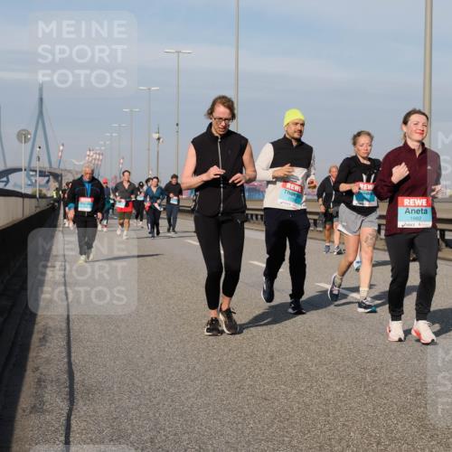 03.10.2025 - Köhlbrandbrückenlauf Fabian Wolf http://msf.ph/oto/9076252 03.10.2025 10:15:20 Position 3 1729, 1982 meine-sportfotos.de