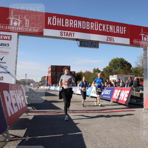 03.10.2025 - Köhlbrandbrückenlauf Lena Gebhardt http://msf.ph/oto/9076255 03.10.2025 13:40:30 Ziel 5270, 5613, 6245, 6278, 6284 meine-sportfotos.de
