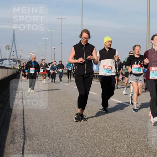03.10.2025 - Köhlbrandbrückenlauf Fabian Wolf http://msf.ph/oto/9076273 03.10.2025 10:15:20 Position 3 1729, 2558, 1982 meine-sportfotos.de