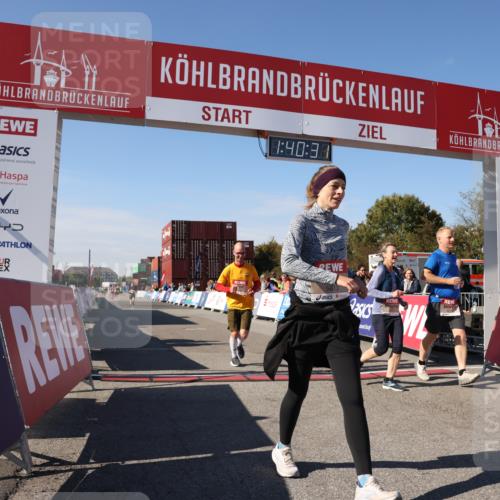 03.10.2025 - Köhlbrandbrückenlauf Lena Gebhardt http://msf.ph/oto/9076276 03.10.2025 13:40:31 Ziel 5270, 5613, 6245, 6278, 6284 meine-sportfotos.de