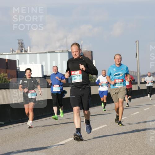 03.10.2025 - Köhlbrandbrückenlauf Jannik Wohlers http://msf.ph/oto/9076300 03.10.2025 09:51:50 Position 3 2807 meine-sportfotos.de