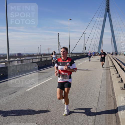 03.10.2025 - Köhlbrandbrückenlauf Michael Burmester http://msf.ph/oto/9076301 03.10.2025 12:41:21 Position 2 4579 meine-sportfotos.de