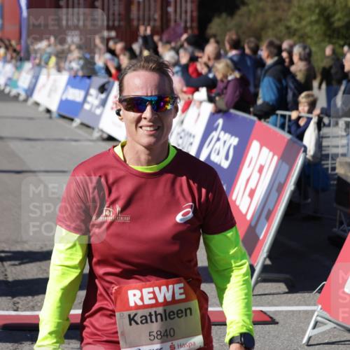 03.10.2025 - Köhlbrandbrückenlauf Jannik Wohlers http://msf.ph/oto/9076303 03.10.2025 13:17:00 Ziel 4168, 4242, 4331, 4359, 4605, 4861, 4978, 4982, 5033, 5053, 5087, 5100, 5166, 5302, 5385, 5386, 5453, 5467, 5840, 6286, 6474, 6623, 6626, 6658 meine-sportfotos.de