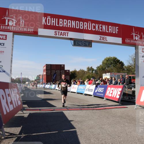 03.10.2025 - Köhlbrandbrückenlauf Lena Gebhardt http://msf.ph/oto/9076333 03.10.2025 13:40:41 Ziel 5558 meine-sportfotos.de