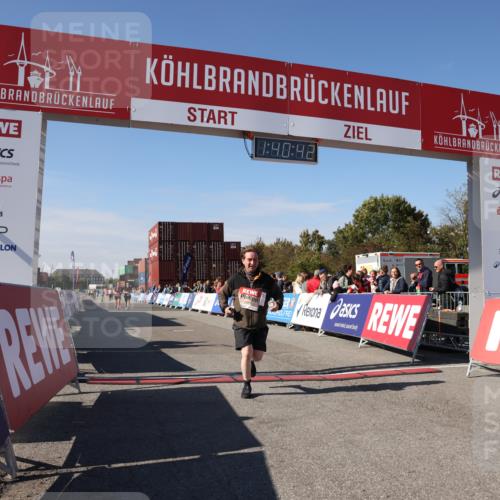 03.10.2025 - Köhlbrandbrückenlauf Lena Gebhardt http://msf.ph/oto/9076341 03.10.2025 13:40:42 Ziel 5558 meine-sportfotos.de
