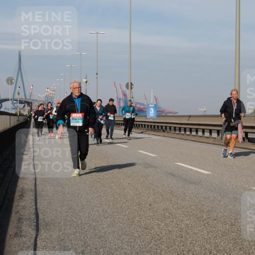 03.10.2025 - Köhlbrandbrückenlauf Fabian Wolf http://msf.ph/oto/9076366 03.10.2025 10:15:23 Position 3 3096 meine-sportfotos.de