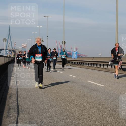 03.10.2025 - Köhlbrandbrückenlauf Fabian Wolf http://msf.ph/oto/9076377 03.10.2025 10:15:23 Position 3 3096 meine-sportfotos.de
