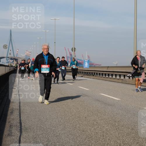 03.10.2025 - Köhlbrandbrückenlauf Fabian Wolf http://msf.ph/oto/9076386 03.10.2025 10:15:24 Position 3 3096 meine-sportfotos.de