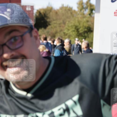 03.10.2025 - Köhlbrandbrückenlauf Jannik Wohlers http://msf.ph/oto/9076390 03.10.2025 13:17:01 Ziel 4168, 4242, 4331, 4359, 4361, 4605, 4861, 4978, 4982, 5033, 5053, 5073, 5087, 5090, 5100, 5166, 5302, 5385, 5386, 5453, 5467, 5479, 5840, 6286, 6474, 6623, 6626, 6658 meine-sportfotos.de