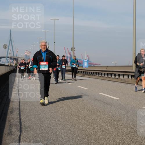 03.10.2025 - Köhlbrandbrückenlauf Fabian Wolf http://msf.ph/oto/9076398 03.10.2025 10:15:24 Position 3 3096 meine-sportfotos.de