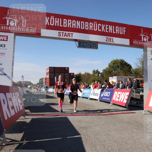 03.10.2025 - Köhlbrandbrückenlauf Lena Gebhardt http://msf.ph/oto/9076404 03.10.2025 13:40:50 Ziel 5495, 5496, 5558, 6134, 6135 meine-sportfotos.de