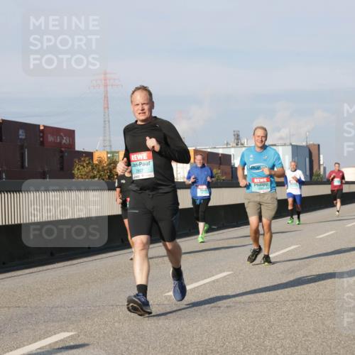 03.10.2025 - Köhlbrandbrückenlauf Jannik Wohlers http://msf.ph/oto/9076408 03.10.2025 09:51:54 Position 3 2807 meine-sportfotos.de