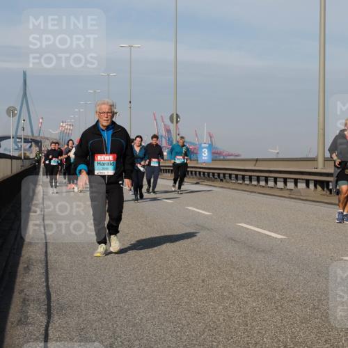 03.10.2025 - Köhlbrandbrückenlauf Fabian Wolf http://msf.ph/oto/9076411 03.10.2025 10:15:24 Position 3 3096, 3 meine-sportfotos.de