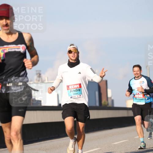 03.10.2025 - Köhlbrandbrückenlauf Jannik Wohlers http://msf.ph/oto/9076413 03.10.2025 09:42:57 Position 3 1048, 3494, 2879 meine-sportfotos.de