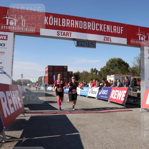 03.10.2025 - Köhlbrandbrückenlauf Lena Gebhardt http://msf.ph/oto/9076420 03.10.2025 13:40:50 Ziel 5495, 5496, 5558, 6134, 6135 meine-sportfotos.de