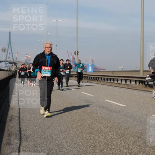 03.10.2025 - Köhlbrandbrückenlauf Fabian Wolf http://msf.ph/oto/9076421 03.10.2025 10:15:24 Position 3 3096, 3 meine-sportfotos.de