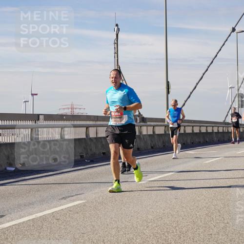 03.10.2025 - Köhlbrandbrückenlauf Michael Burmester http://msf.ph/oto/9076425 03.10.2025 12:41:37 Position 2 6523 meine-sportfotos.de